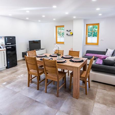 Holiday House Zupanc بوينج المظهر الخارجي الصورة