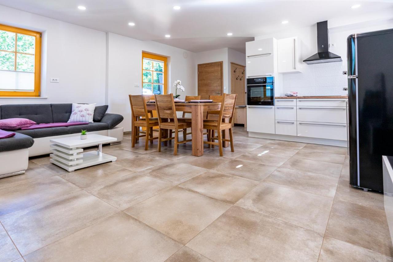Holiday House Zupanc بوينج المظهر الخارجي الصورة